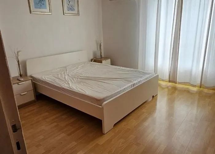 Daire Luxury Apartment Ayia Napa Center *